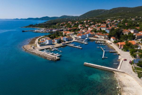 Maestral, Nerezine